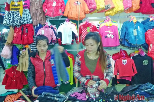 Niêm yết giá và bán hàng theo giá niêm yết: Khó thực hiện