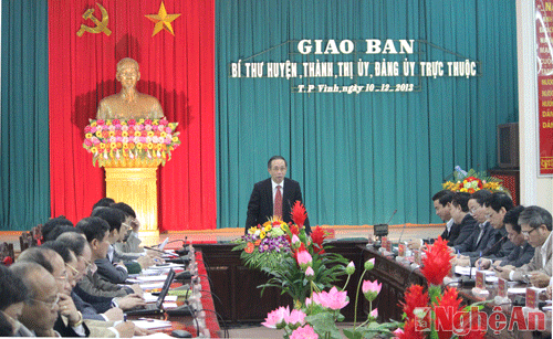 Nâng cao trách nhiệm lãnh đạo, hoàn thành các chỉ tiêu KT - XH 2013