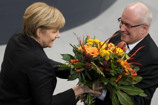 Quốc hội Đức tái bầu bà Angela Merkel làm thủ tướng