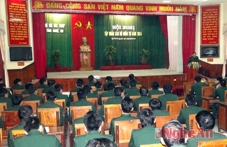 Tập huấn cán bộ quân sự năm 2014.