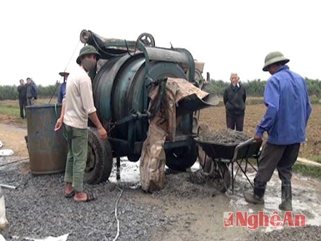 Nghi Phương: Huy động sức dân làm đường giao thông nông thôn