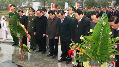 Dâng hương tưởng niệm 100 năm Ngày sinh Đại tướng Nguyễn Chí Thanh