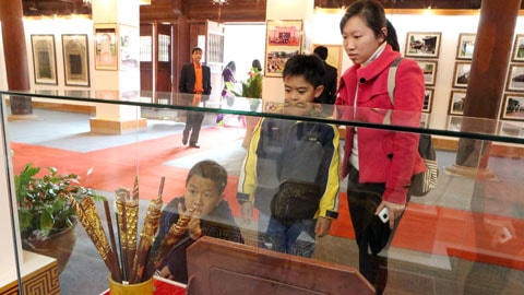 Triển lãm về truyền thống hiếu học