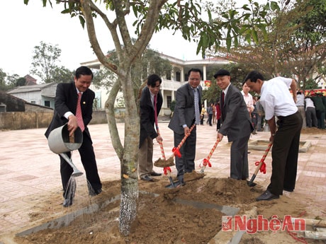 Các cơ quan, đơn vị phát động Tết trồng cây đầu xuân