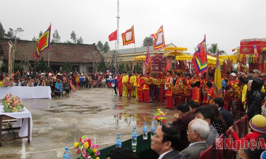 Trao Bằng xếp hạng Di tích Quốc gia Đền Thần - xã Quỳnh Đôi