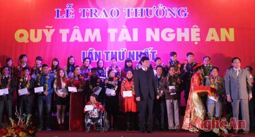 Giải thưởng quỹ Tâm Tài Nghệ An lần thứ nhất