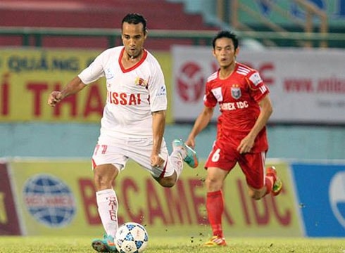 Phạt 15 triệu đồng, đình chỉ 5 trận kế tiếp với Đinh Văn Ta(V.Ninh Bình)