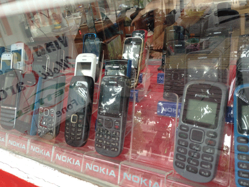 Cấm nhập khẩu điện thoại di động, máy tính xách tay đã qua sử dụng