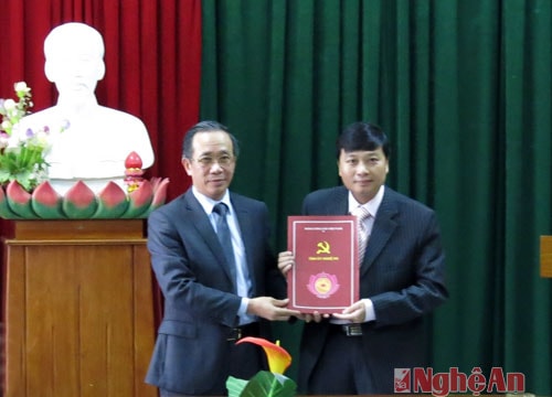 Đồng chí Lê Hồng Vinh giữ chức vụ Bí thư Huyện ủy Anh Sơn