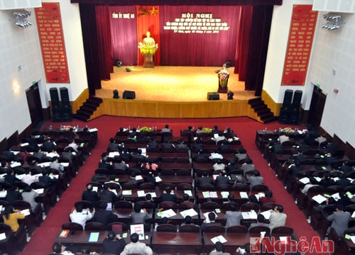 Quán triệt chuyên đề "Nêu cao tình thần trách nhiệm, chống chủ nghĩa cá nhân..."