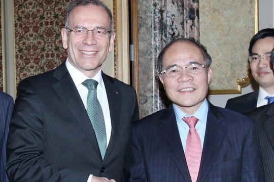 Chủ tịch Quốc hội hội kiến Chủ tịch Hội đồng Nhà nước Thụy Sĩ