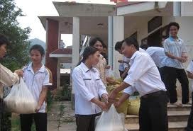 Hỗ trợ gạo học sinh khu vực đặc biệt khó khăn