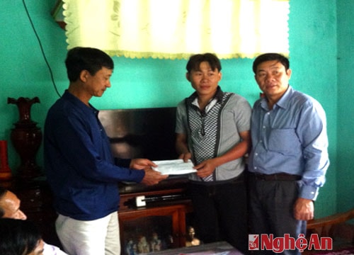 Nghi Thủy- Cửa Lò: Hỗ trợ ngư dân bị nạn