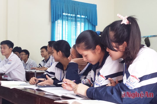 Kỳ thi tốt nghiệp năm học 2013 - 2014: Vừa chạy vừa xếp hàng!