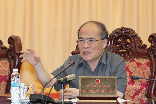 Chủ tịch Quốc hội: Cần rút ngắn thời hạn thăng hàm Tướng