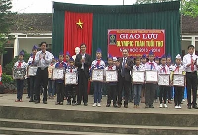 Thanh Chương: Khen thưởng học sinh thủ khoa Toán OLIMPIC tuổi thơ