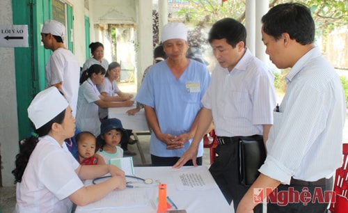 Sở Y tế kiểm tra công tác phòng chống dịch sởi tại Quỳnh Lưu