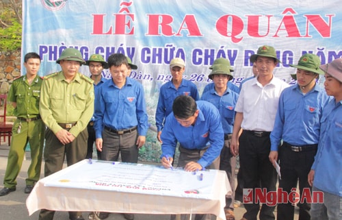 Ra quân PCCCR tại Khu Di tích mộ bà Hoàng Thị Loan