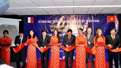 Triển lãm "40 năm quan hệ Việt – Pháp và VN điểm hẹn thể giới"