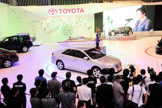 Ô tô trong nước: Nhường sân hay tự thua?