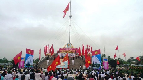 Long trọng Lễ Thượng cờ "Thống nhất non sông" tại Quảng Trị