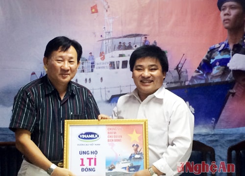 Vinamilk ủng hộ 1 tỷ đồng cho Cảnh sát biển Việt Nam
