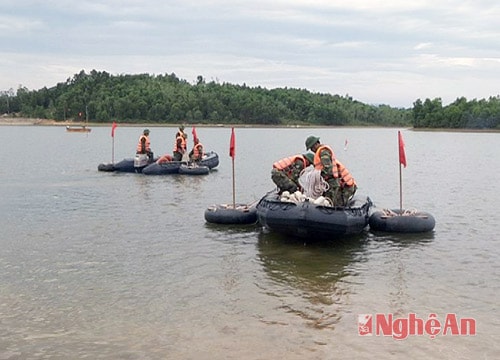 Tập huấn rà phá bom mìn, vật nổ