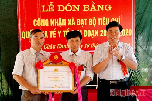 Xã Châu Hạnh đón Bằng công nhận Bộ tiêu chí quốc gia về y tế