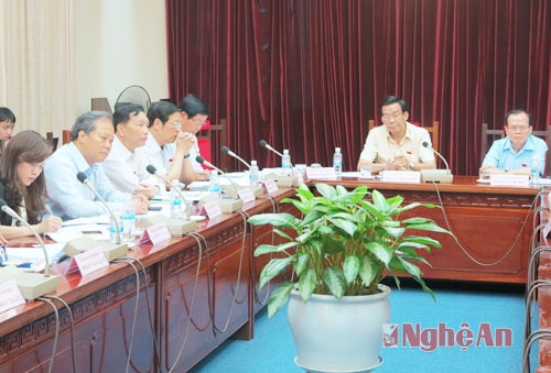 Quốc hội thảo luận tổ về kế hoạch phát triển KT-XH năm 2014