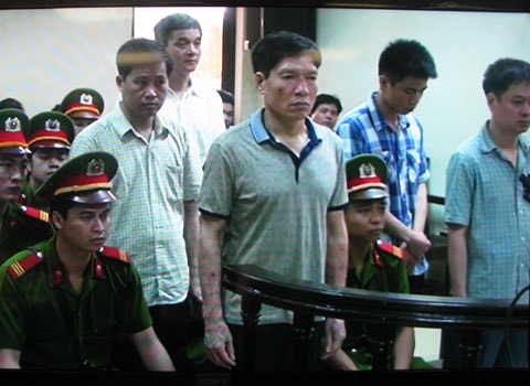 16 năm tù giam cho cựu đại tá Dương Tự Trọng