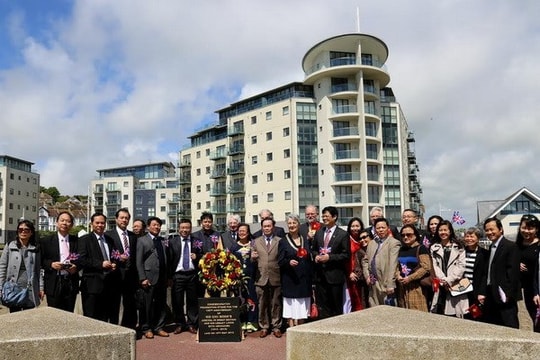 Chính quyền thị trấn Cảng Newhaven kết nghĩa với Thành phố Vinh