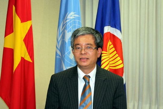 Thứ trưởng Ngoại giao Phạm Quang Vinh phản đối Trung Quốc trên CNN