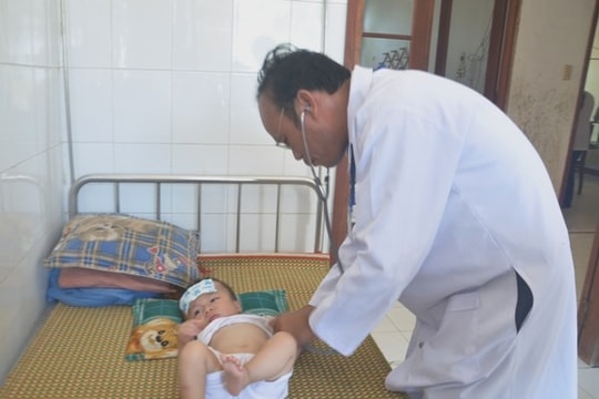 Khám, chữa bệnh miễn phí cho người dân ở đảo Lý Sơn