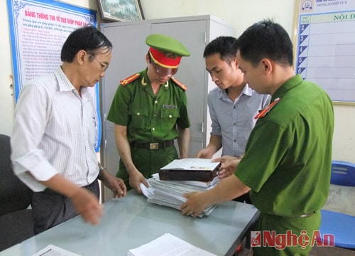 Một cán bộ Tư pháp bị bắt vì lừa tiền chạy án