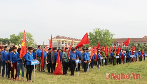 Hoàng Mai: Hưởng ứng "Tháng cao điểm Năm an toàn giao thông 2014"