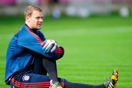 Sharapova vào chung kết Roland Garros. Neuer bất ngờ dính chấn thương