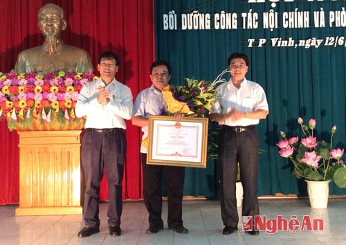 Bồi dưỡng công tác nội chính và phòng chống tham nhũng