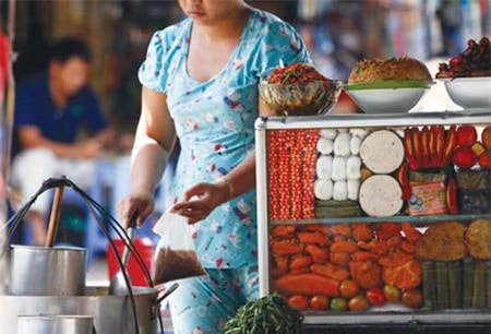 "Đếm" hóa chất "được" dùng trong giò chả