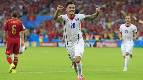 Tây Ban Nha 0-2 Chile: Bò tót bị loại sớm