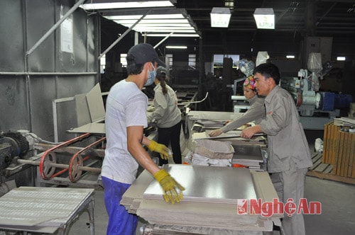 Công ty CP Trung Đô: Phấn đấu sản xuất 2,3 triệu m2 gạch lát granite