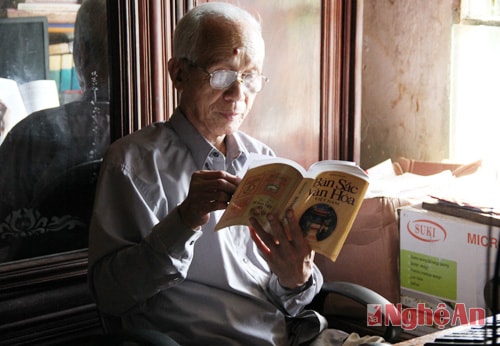 Người viết sách làng Quỳnh