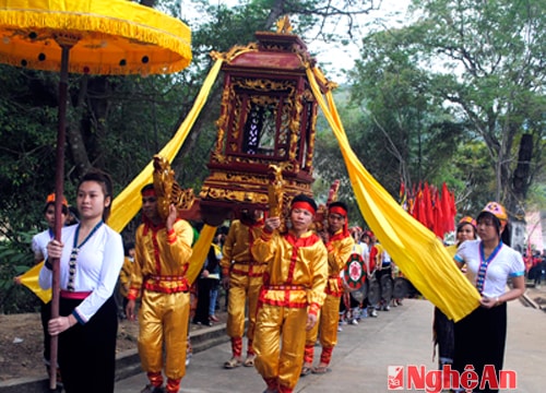 Các di tích thờ Ðốc tướng Ðoàn Nhữ Hài