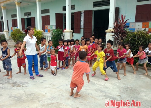 Phổ cập giáo dục mầm non cho trẻ 5 tuổi: Khó về đích