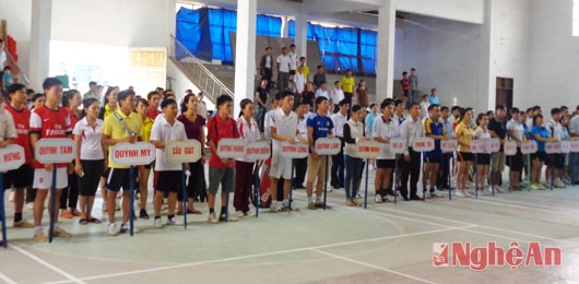 Khai mạc giải cầu lông cán bộ CNVC huyện Quỳnh Lưu