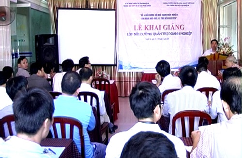 Khai giảng lớp bồi dưỡng quản trị kinh doanh tại Quỳnh Lưu