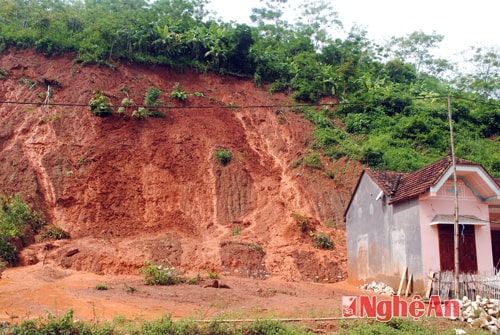 Tương Dương: Chủ động đề phòng sạt lở núi