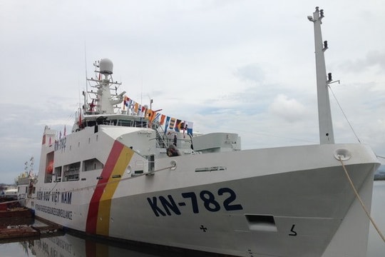 Quảng Ninh bàn giao thêm một tàu kiểm ngư hiện đại