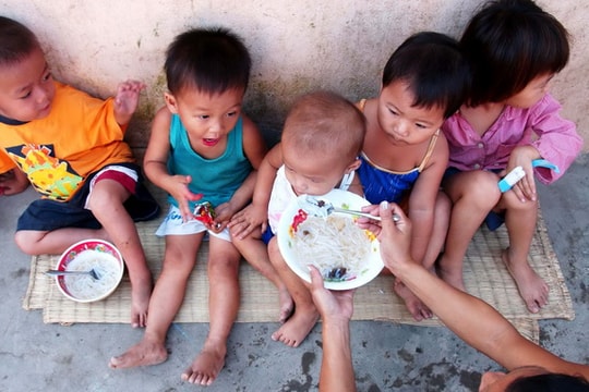 2,2 triệu trẻ em Việt Nam suy dinh dưỡng thể thấp còi