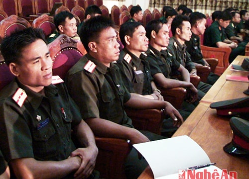 Tập huấn giáo viên quân sự cho cán bộ Quân đội nhân dân Lào