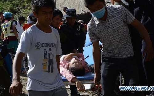 Xe bus rơi xuống vực ở Tây Tạng, Trung Quốc: 40 người thiệt mạng